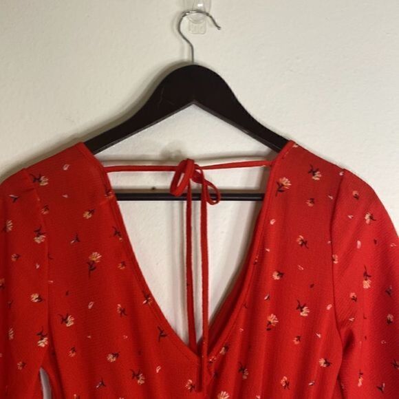 NWOT Row A Dandelion Floral Double-V Cherry Red Romper Jumpsuit - Picture 9 of 10